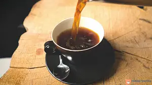 Leckerer Kaffee aus der Aeropress-Kaffeemaschine